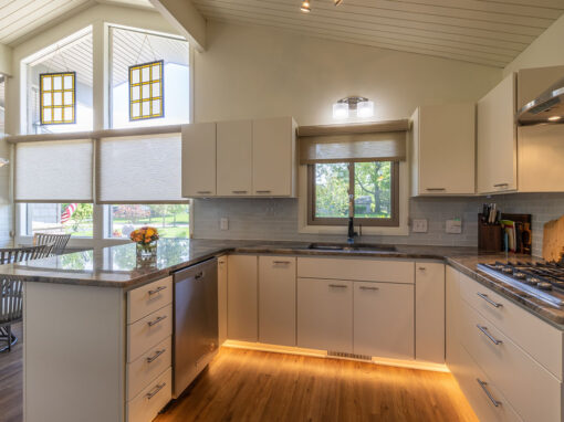 Mid-Century Modern Kitchen in Beachwood