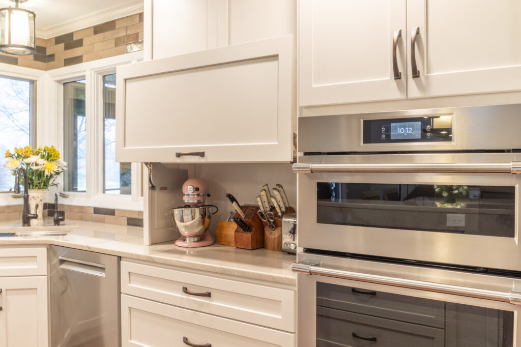 Spacious and Comfortable Kitchen with Warm Tones 3 20240126 IMG 9105 HDR