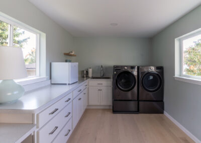 Spacious Multi-Purpose Laundry Room in Strongsville